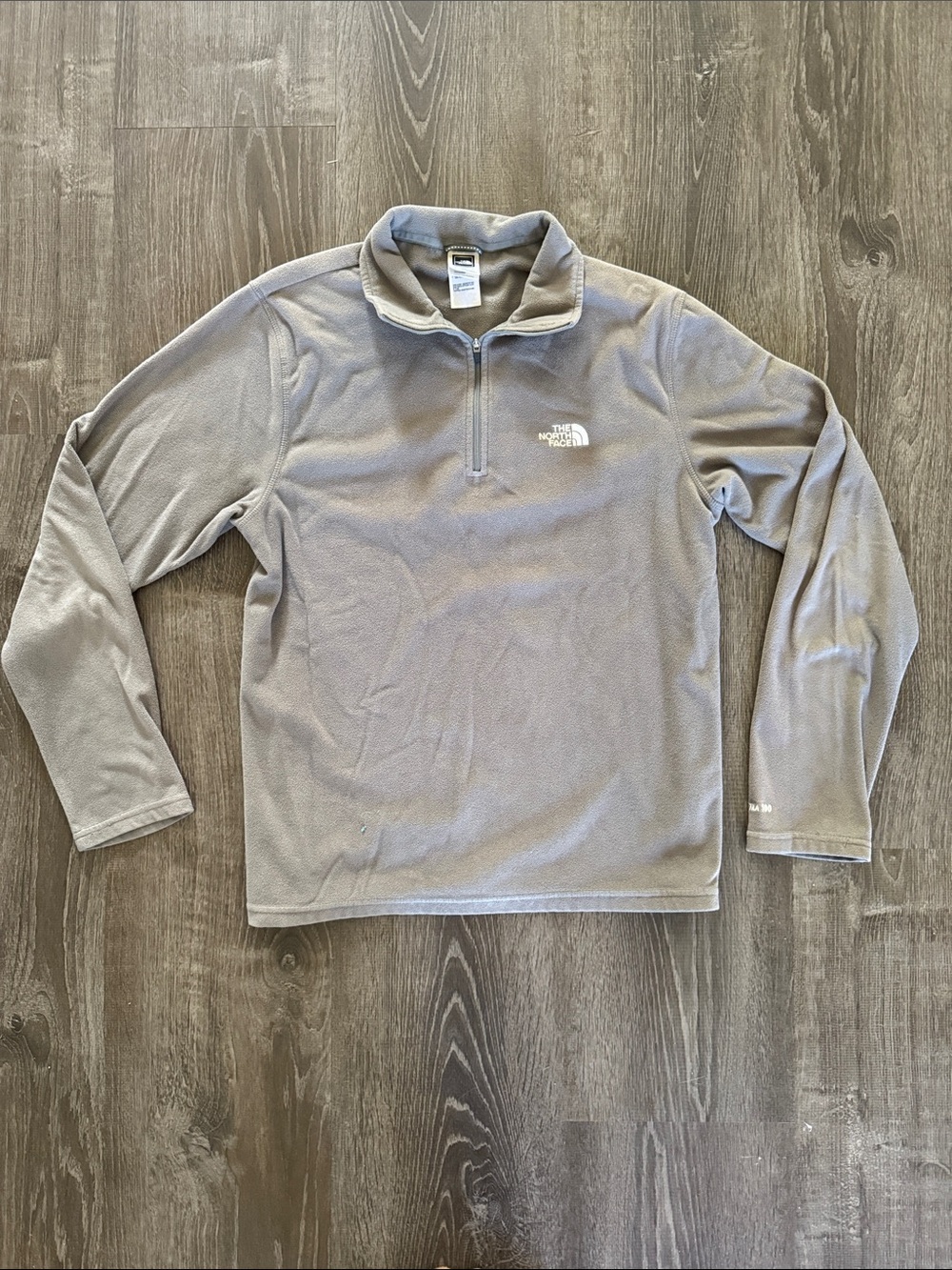 The North Face Men's Light Gray Quarter-Zip Fleece Pullover
